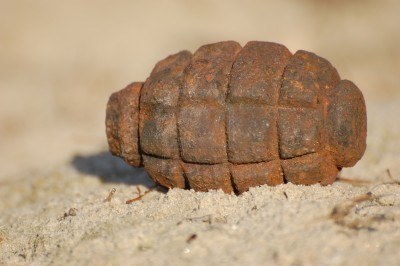 Grenade și mine din Al Doilea Război Mondial, descoperite pe malul Dunării în Ungaria