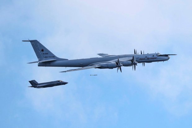 Rusia a trimis un avion şi a lansat geamanduri sonar la foarte mică distanță de un portavion britanic aflat în Marea Norvegiei – Aleph News