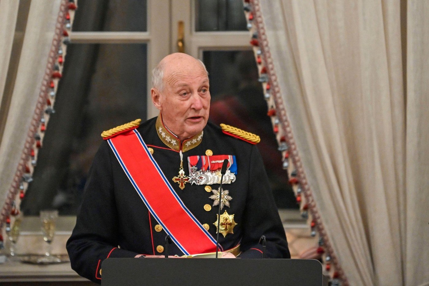 Vești proaste despre cel mai în vârstă rege în viață: starea lui Harald al Norvegiei s-a agravat