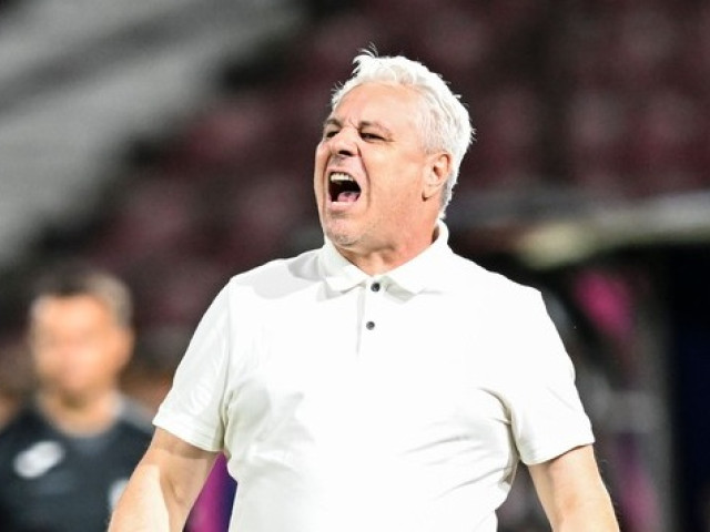 Șumudică își laudă jucătorul care evoluează de 10 luni fără bani la CFR Cluj: „Imaginați-vă!”