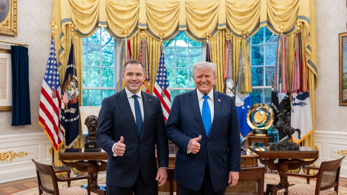 „Trebuie să instituim o prezență militară americană permanentă în Polonia”
