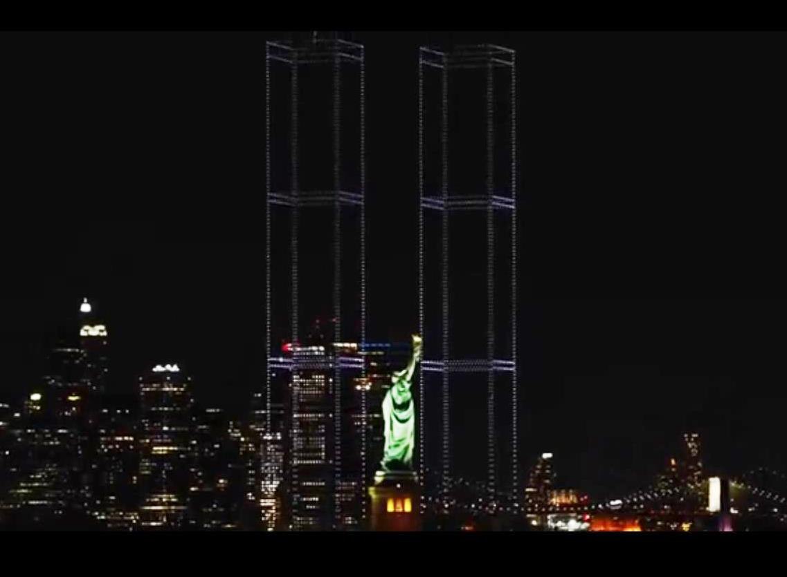 Momentul emoționant în care Turnurile Gemene au luminat din nou cerul, la 25 de ani de la atentatele teroriste din New York