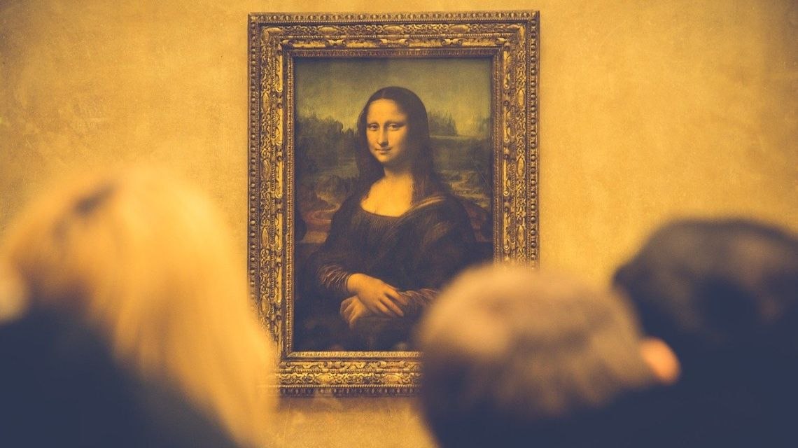 Bărbați reţinuţi după ce au bătut în cuie două tablouri la Luvru, în sala în care se află „Mona Lisa”