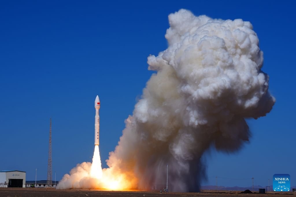 China a lansat 9 sateliți în spațiu dintr-o singură misiune. Unul dintre ei are inteligență artificială la bord
