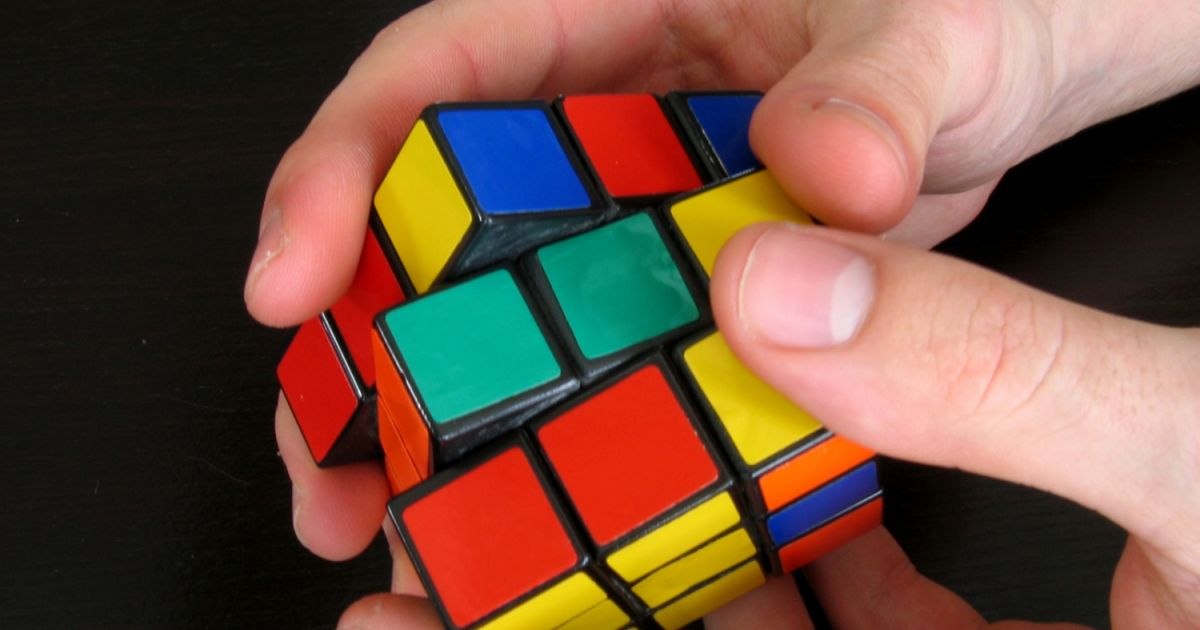 Fetița de 6 ani care a uimit lumea cu un cub Rubik: a doborât recordul mondial în 4,27 secunde
