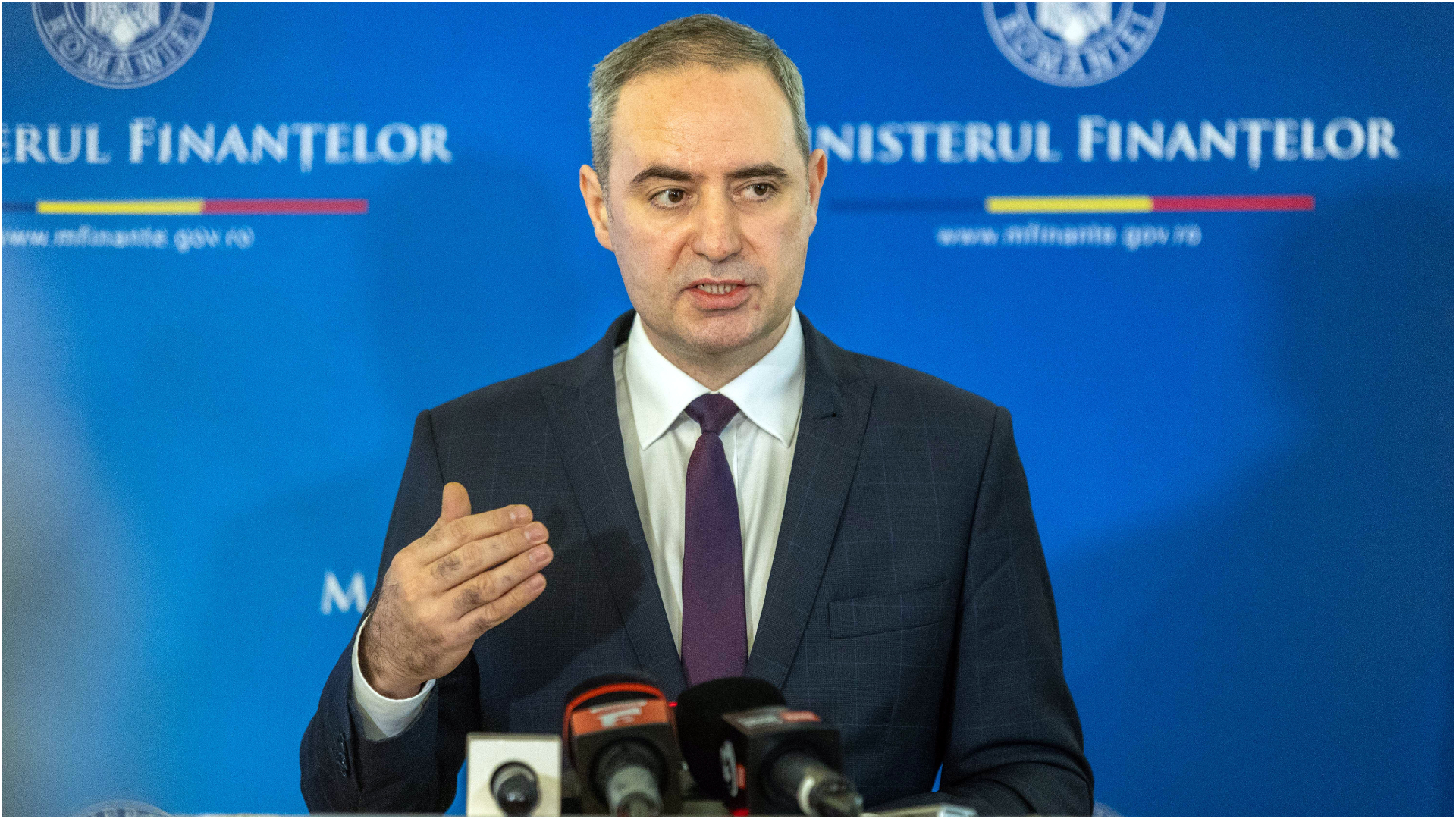 Guvernul Nazare, greu de învestit? Explicația lui Ion Bogdan Lefter