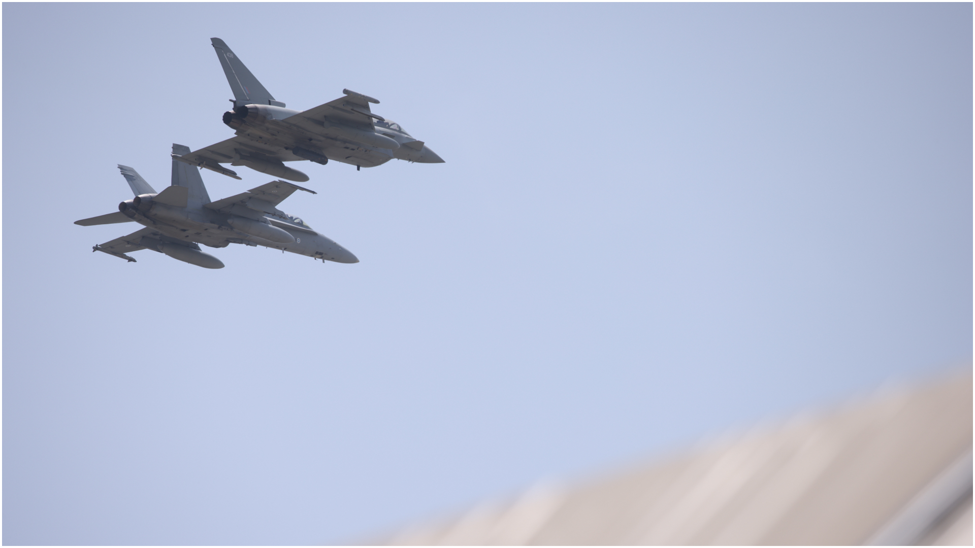 Un nou grup de drone, depistat de MApN în apropierea graniţei cu Ucraina. Aeronave F-18, pregătite să intervină. Locuitorii din nordul judeţului Tulcea au primit un mesaj RO-Alert : Europa FM