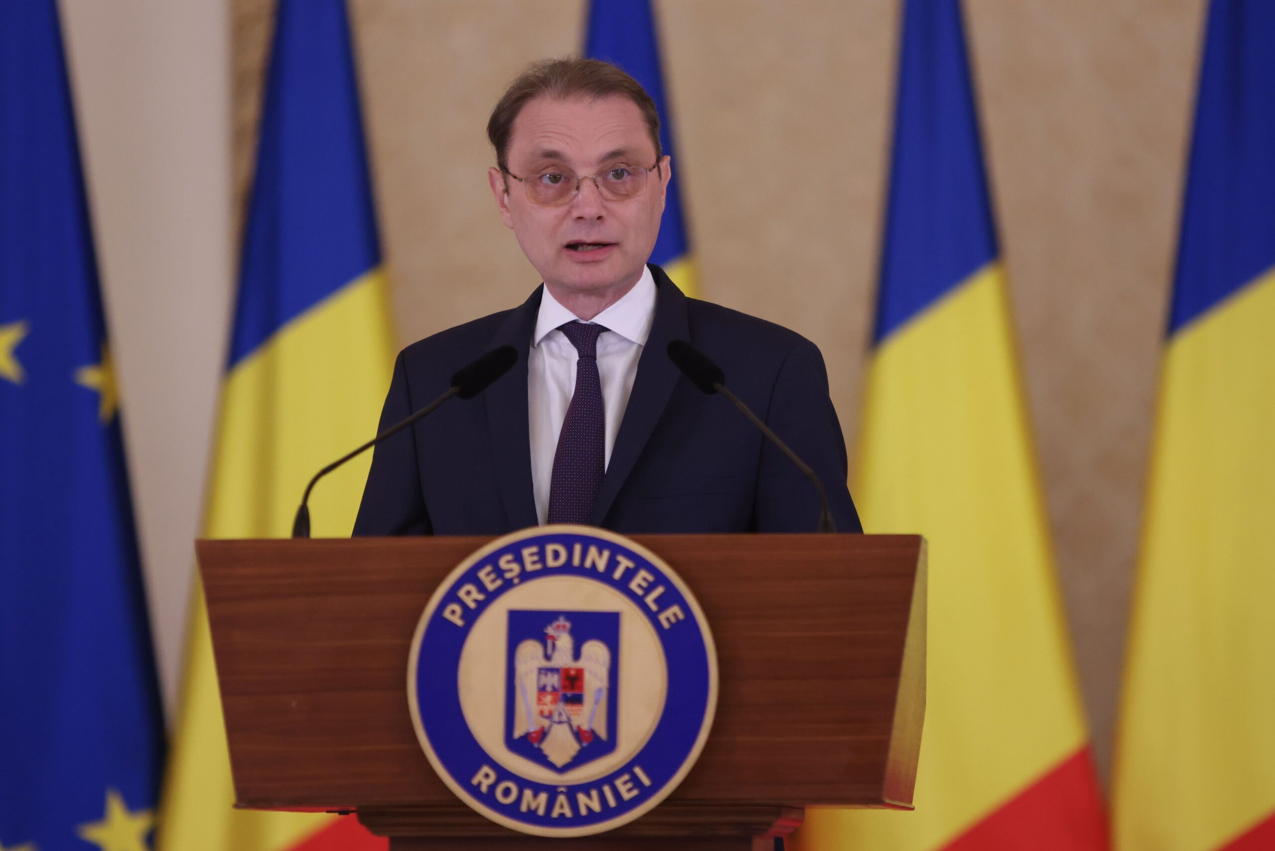 Cu cine negociază luni premierul desemnat Luca Niculescu. Victor Ponta și grupul suveranist PACE-Întâi România, pe lista întâlnirilor