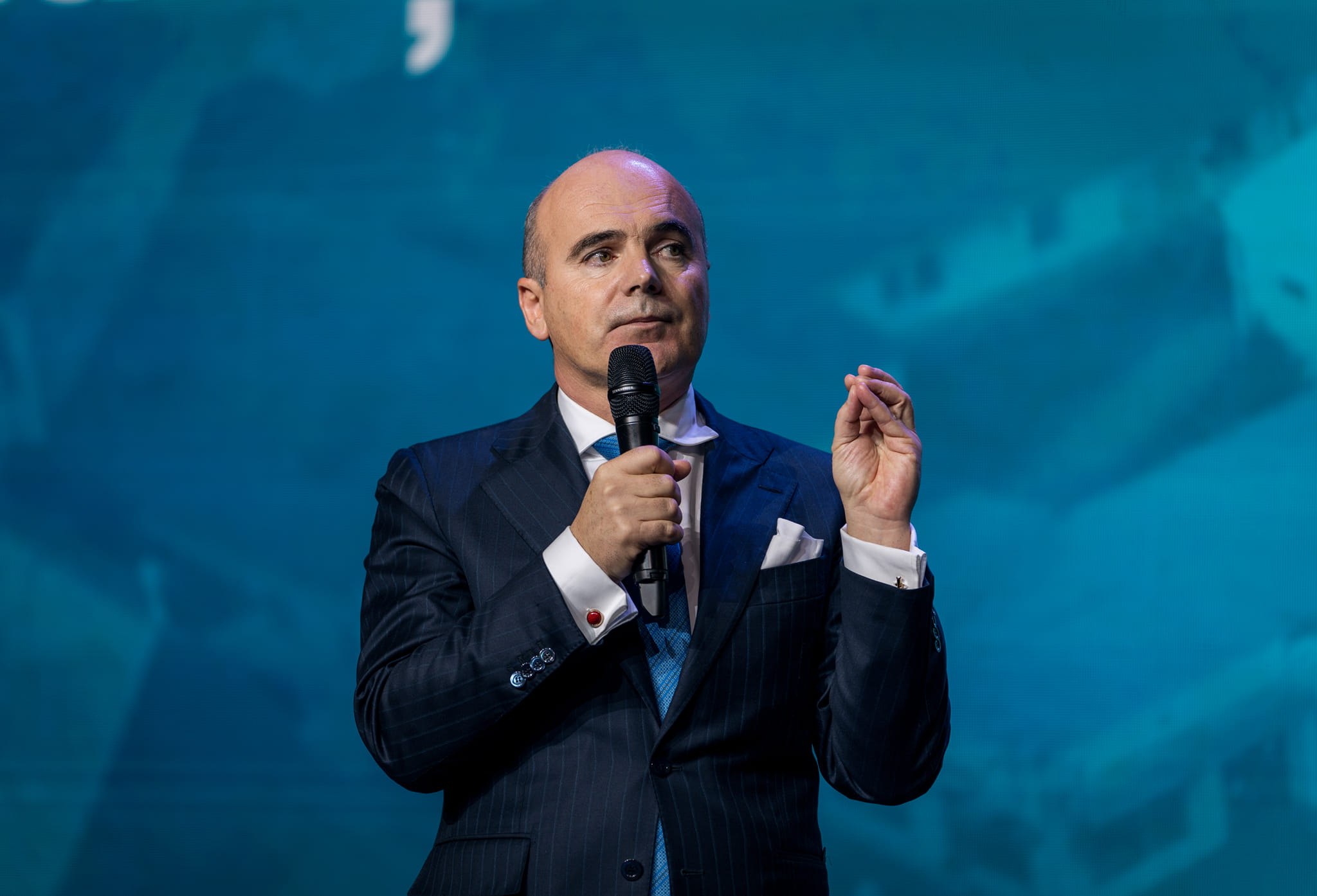 Rareș Bogdan, gata să lase Bruxelles-ul pentru un post în Guvernul Luca Niculescu. „Nu m-aș gândi niciodată la confortul personal”