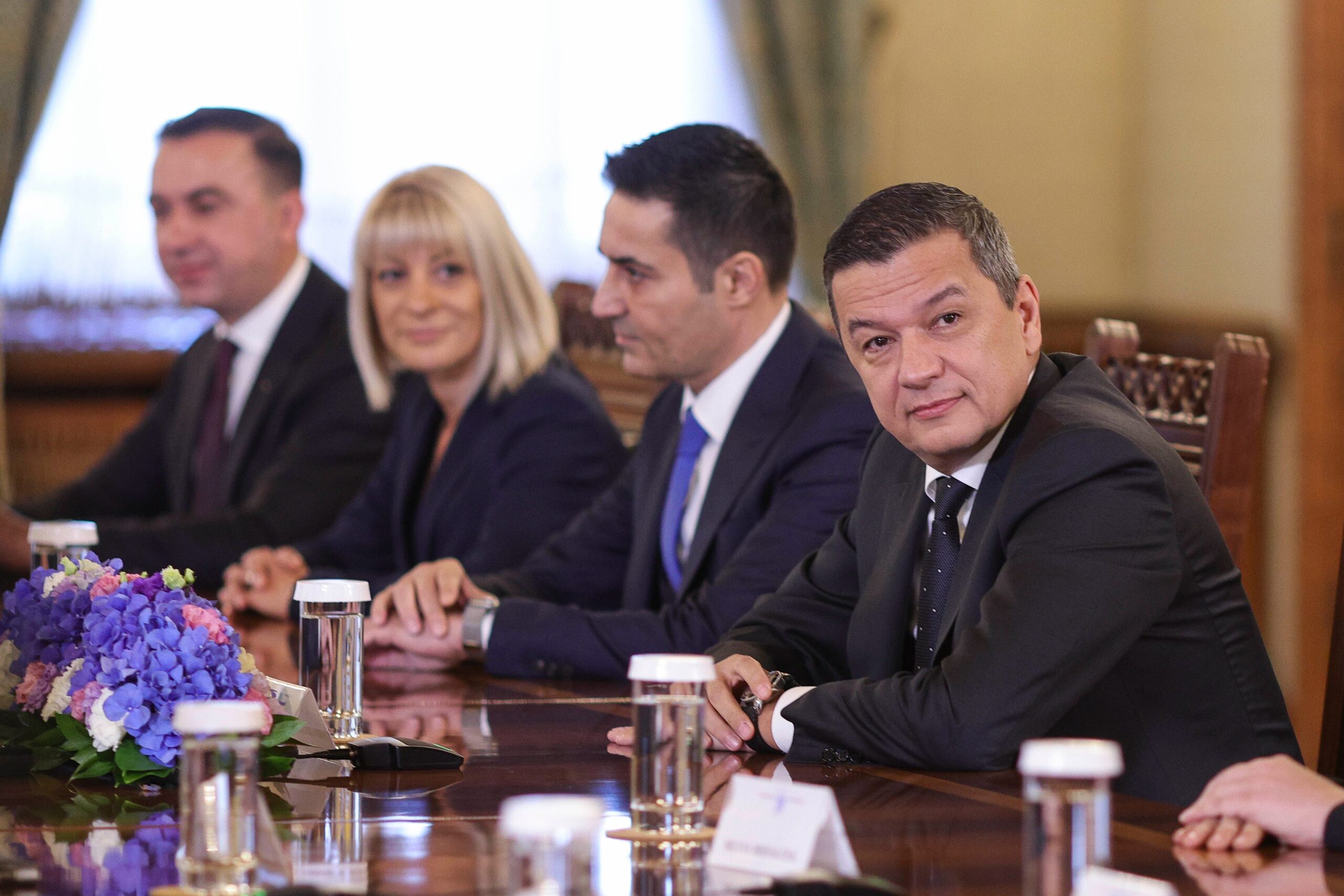 SURSE PSD e gata să intre la guvernare într-un Cabinet hibrid