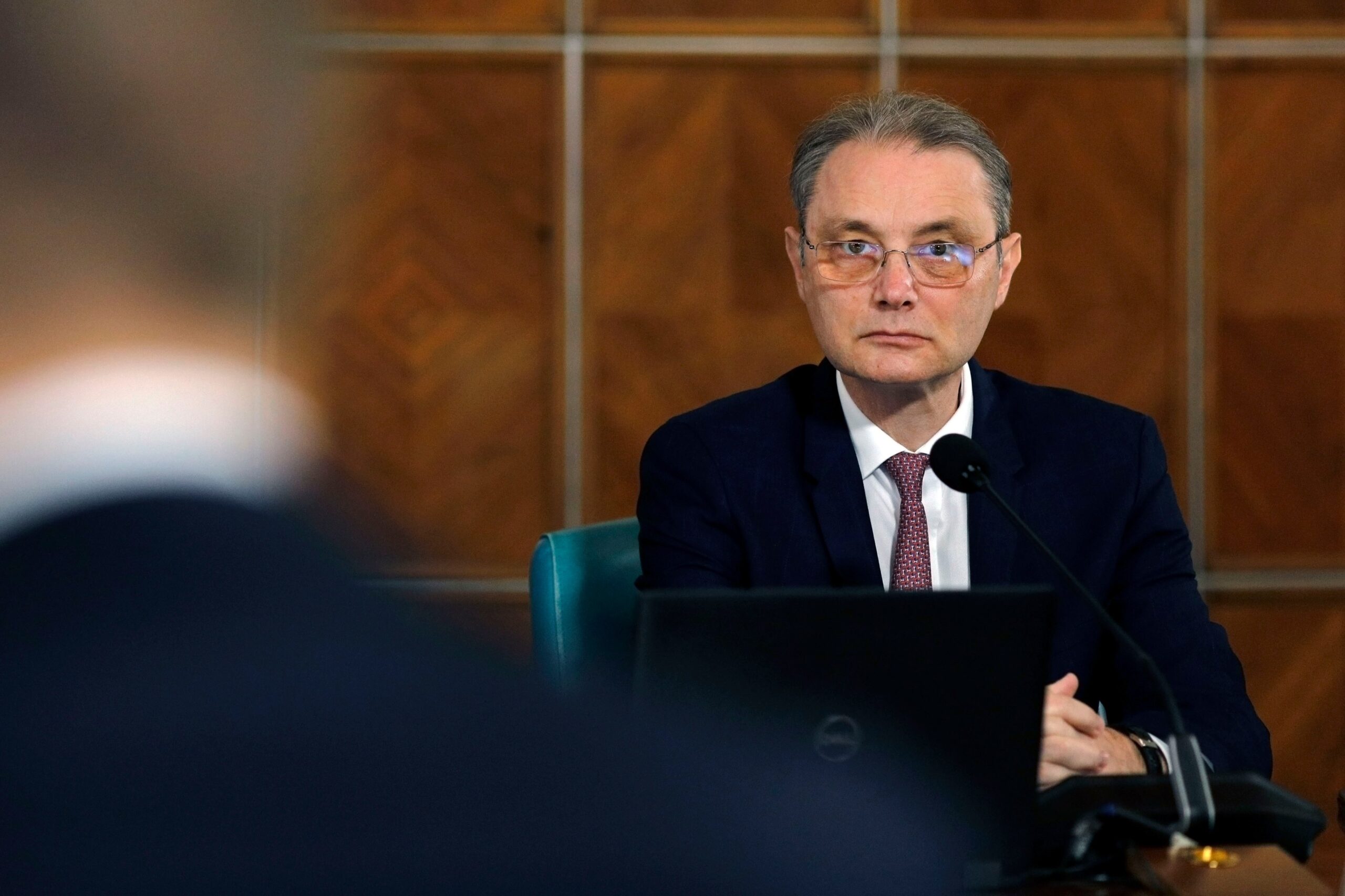 Premierul Luca Niculescu participă la ceremoniile de preluare a mandatelor de către noii miniștri. Lista completă a Guvernului