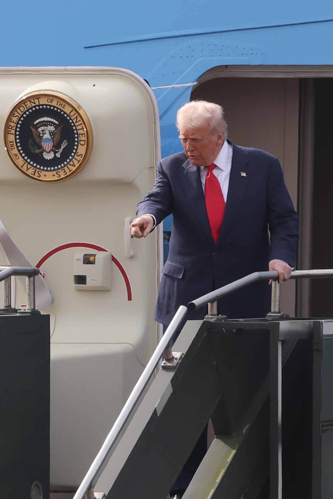 Un jurnalist de la The Independent, exclus din Air Force One. Trump, acuzat de represalii împotriva presei