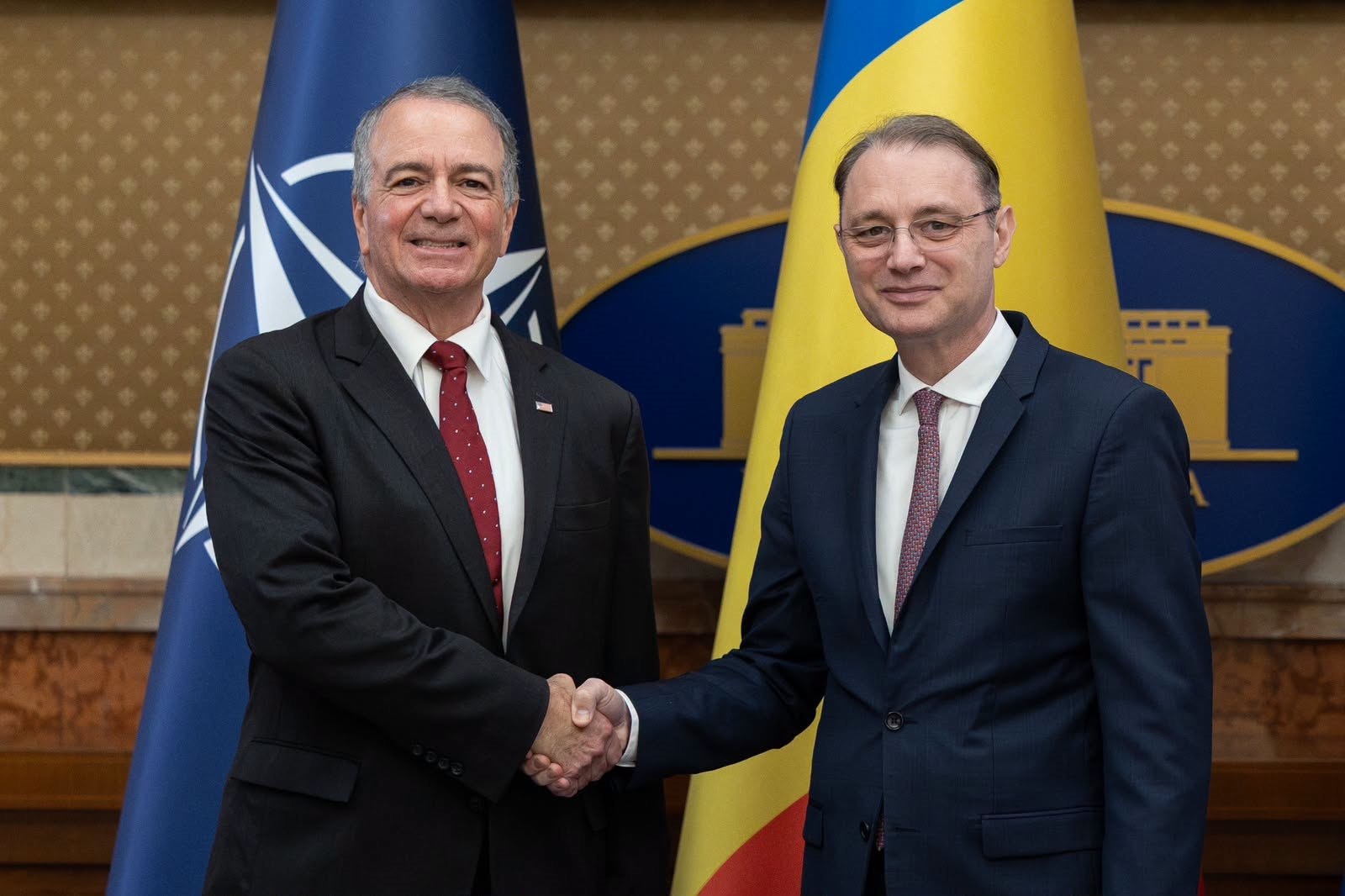 Luca Niculescu îşi începe mandatul cu un semnal clar privind relația cu SUA şi direcţia privind politica externă
