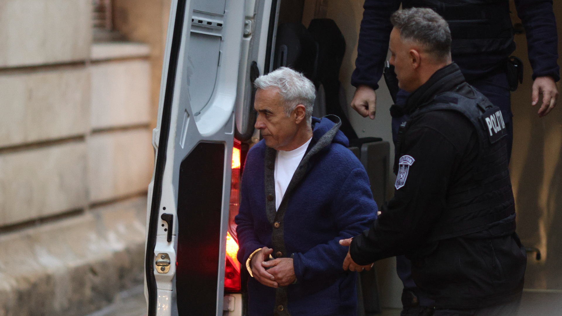 Călin Georgescu scapă de prelungirea arestului preventiv în dosarul în care este acuzat că ar fi înșelat un om de afaceri cu 1,1 milioane de euro : Europa FM