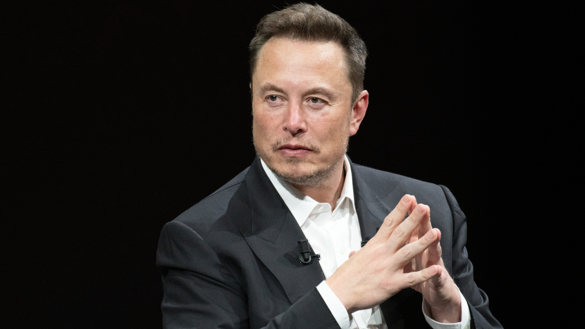 Elon Musk îi cere demisia lui Zelenski. Tensiuni între Kiev și Washington