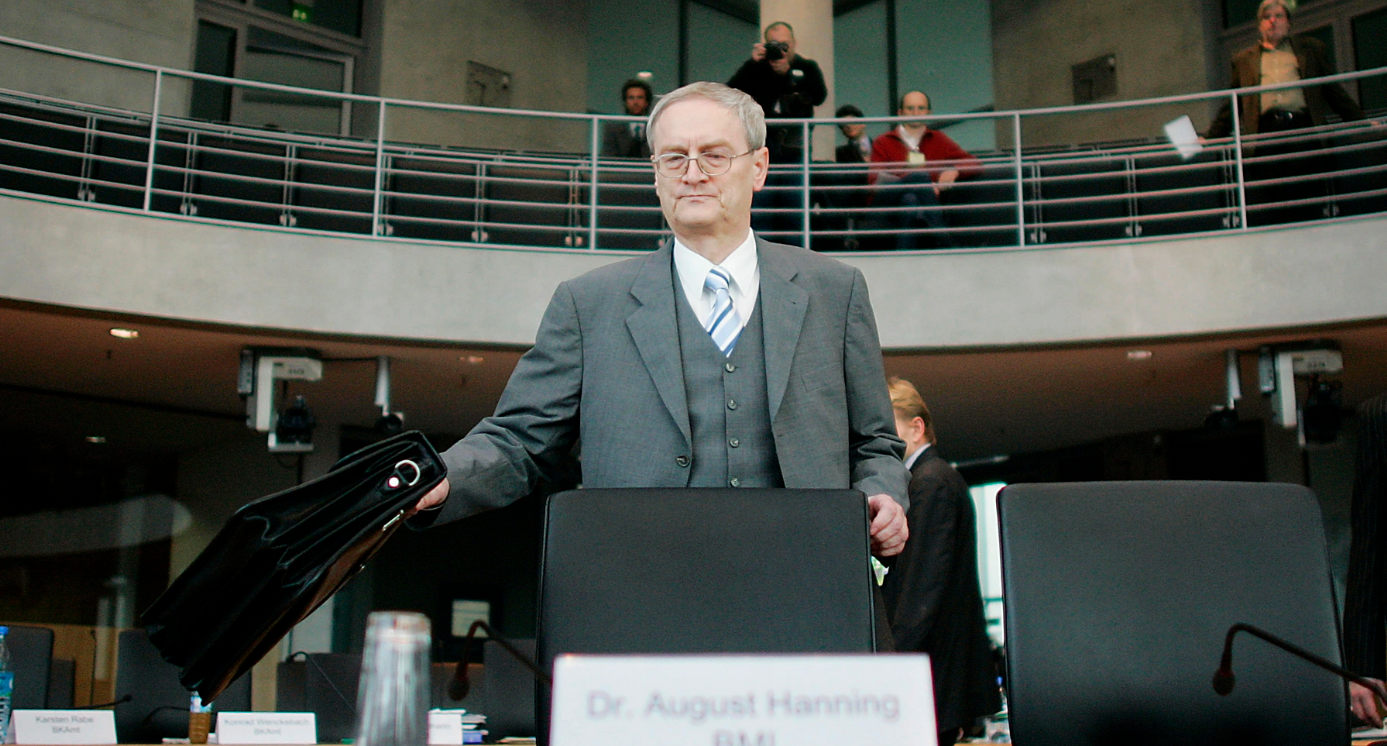 Hanning a fost arestat pentru divulgare de secrete de stat