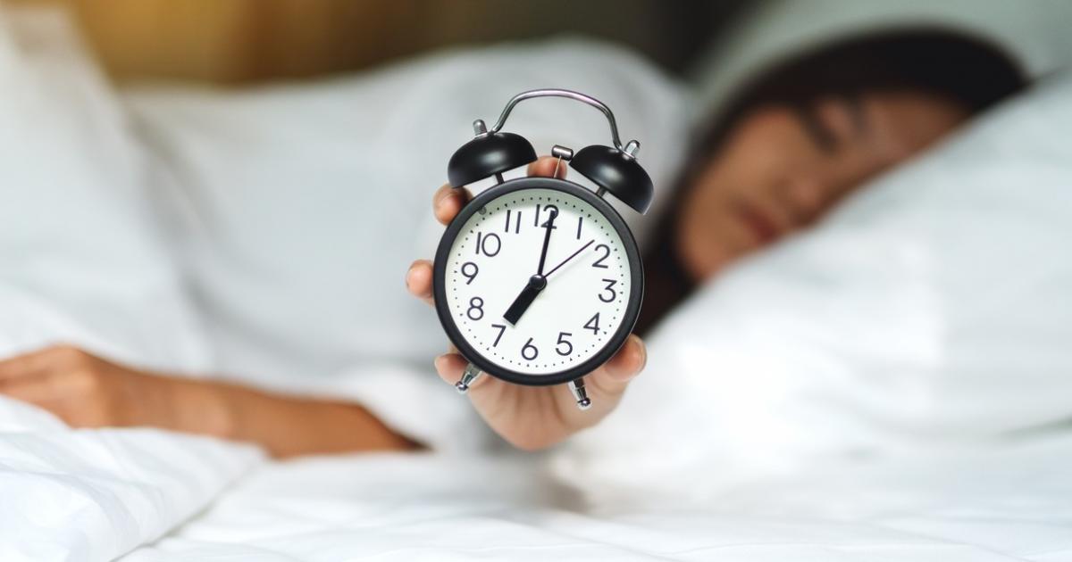 România trece la ora de iarnă în acest weekend. Cum te poate afecta schimbarea și ce trebuie să faci pentru a te adapta rapid