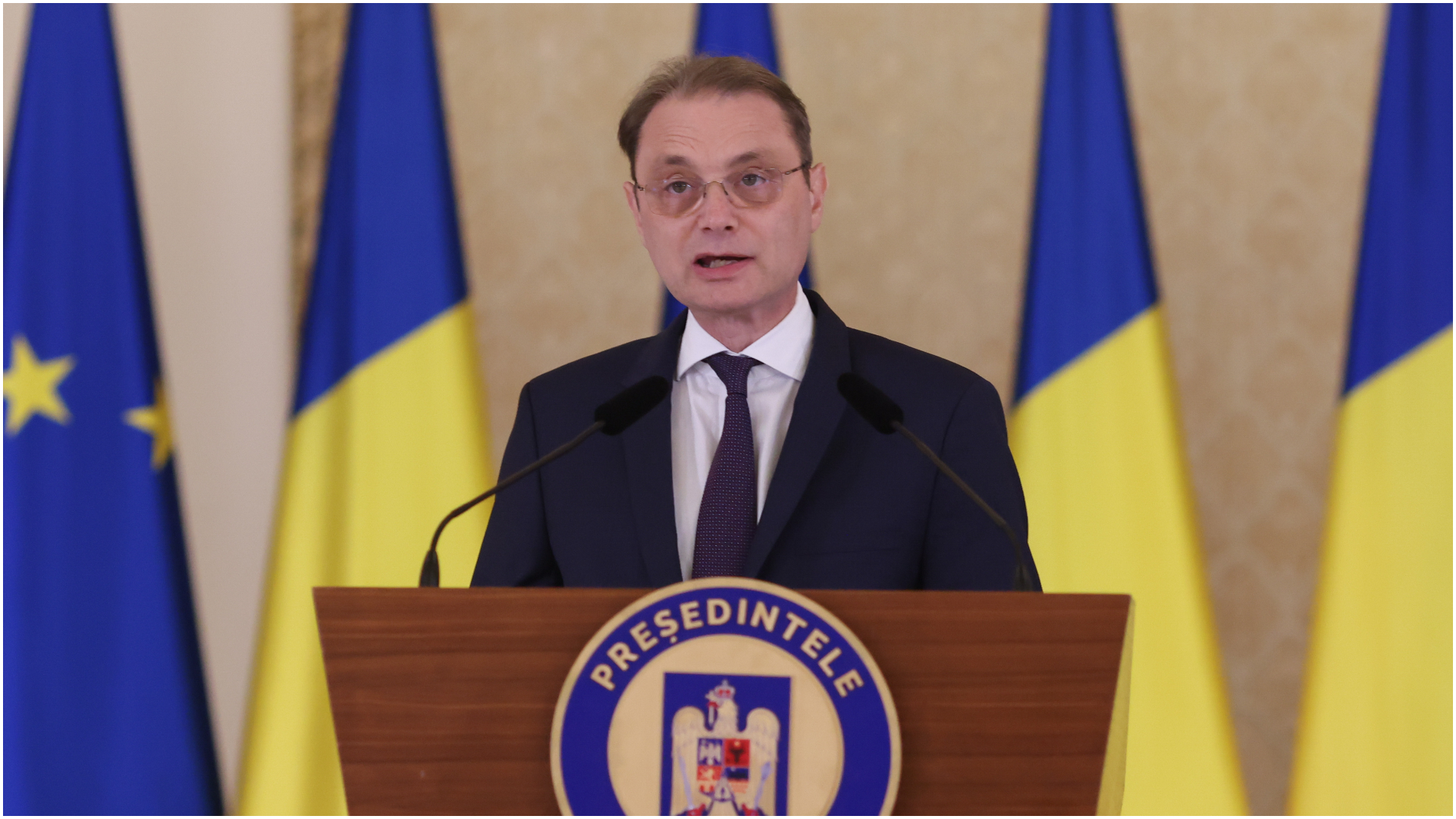 Cum va arăta guvernul Luca Niculescu. Sebastian Zachmann: „Va veni cu oameni din afara politicii, pentru portofolii-cheie”.  În ce condiții l-ar vota social-democrații și cum se raportează liberalii la el : Europa FM